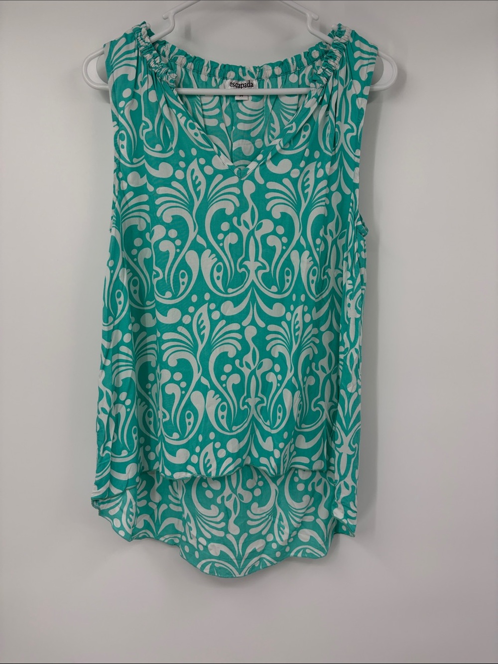 Escapada Teal and White Abstract Print Sleeveless Top Size Medium